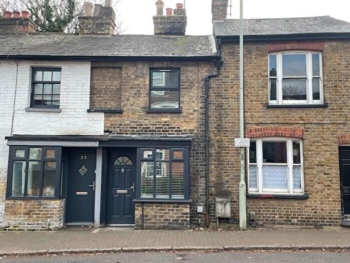 2 Bedroom Terraced House To Rent In High Street, Rickmansworth, WD3