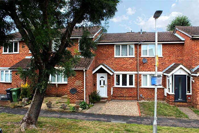 2 Bedroom Terraced House For Sale In Broomfield Avenue, Broxbourne, EN10