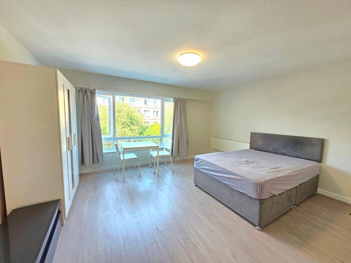 Studio To Rent In Heritage Avenue, London, NW9
