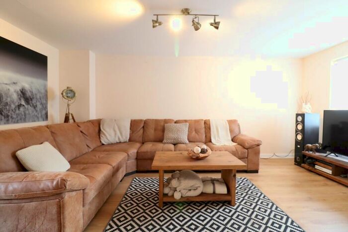 3 Bedroom Semi-Detached House To Rent In Heol Gruffydd, Rhydyfelin, Pontypridd, CF37