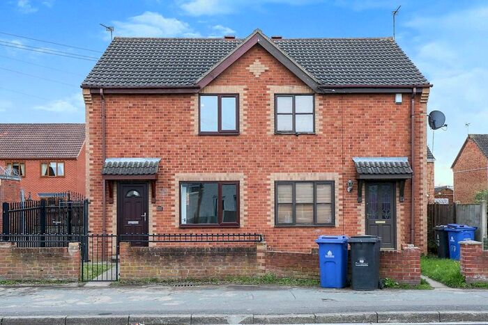 3 Bedroom Semi-Detached House To Rent In Broadway, Dunscroft, Doncaster, South Yorkshire, DN7