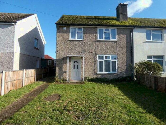 3 Bedroom Semi-Detached House To Rent In Oldway Lane, Cippenham, SL1