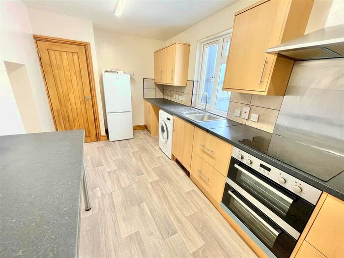 2 Bedroom Flat To Rent In High Street, Westbury-On-Trym, Bristol, BS9