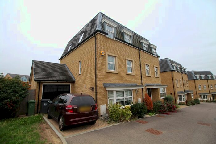 4 Bedroom Detached House To Rent In Richmond Lane, Dartford, DA1