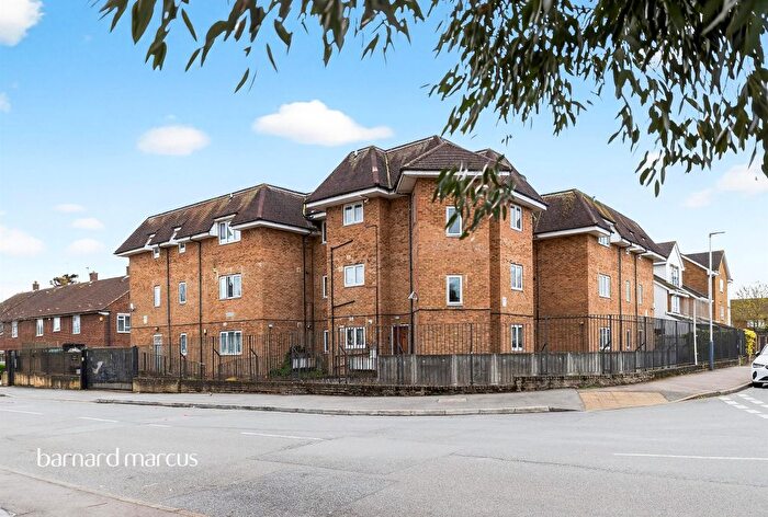 2 Bedroom Flat For Sale In Welbeck Avenue, Hayes, UB4