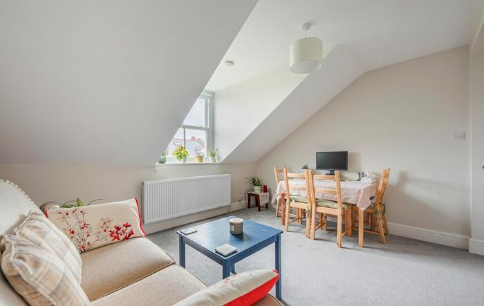 1 Bedroom Flat To Rent In Terrapin Road, London, SW17