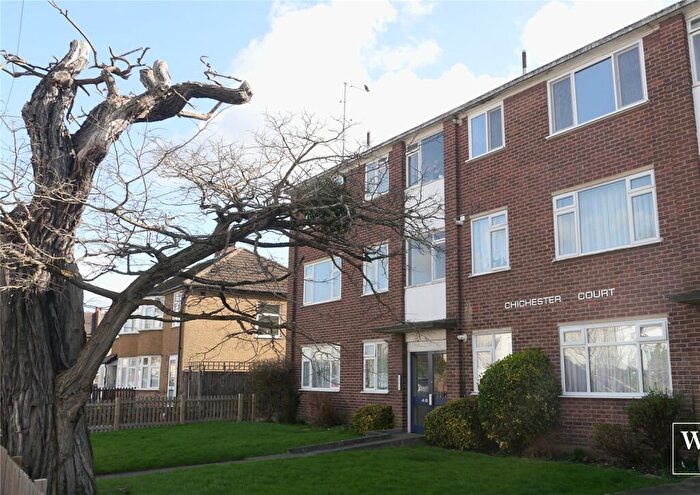 2 Bedroom Apartment To Rent In Margaret Road, New Barnet, EN4