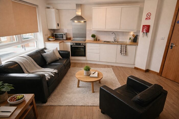 5 Bedroom Flat To Rent In Melton Crescent, Horfield, Bristol, BS7