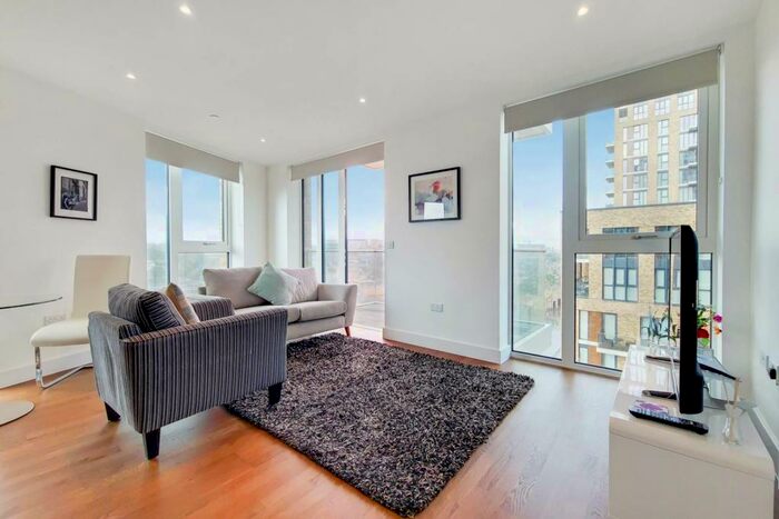 1 Bedroom Flat To Rent In Duncombe House, Woolwich, London, SE18