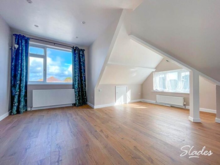 2 Bedroom Apartment To Rent In Stour Road, Christchurch, Dorset, BH23