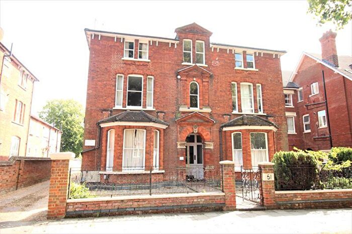 1 Bedroom Flat To Rent In De Parys Avenue, Bedford, MK40