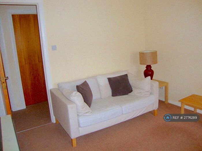 2 Bedroom Flat To Rent In Pitmedden Crescent, Aberdeen, AB10
