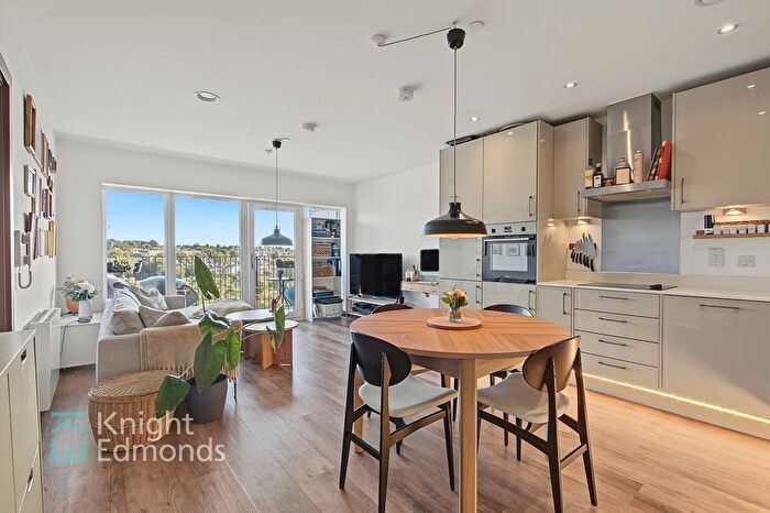 1 Bedroom Flat For Sale In Mill Wood, Leander Heights Mill Wood, ME14
