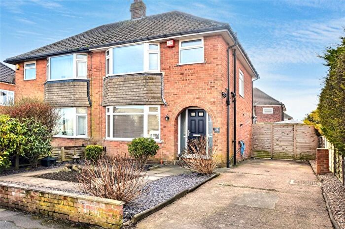 3 Bedroom Semi-Detached House For Sale In Dean Park Avenue, Drighlington, Bradford, BD11
