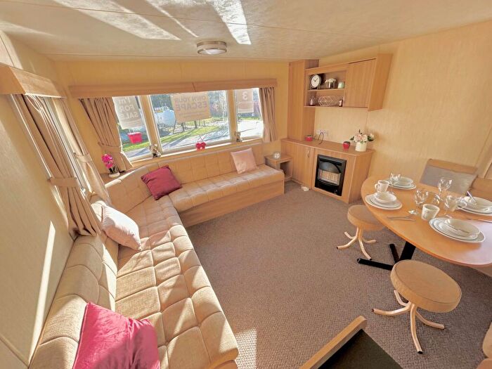 3 Bedroom Caravan For Sale In Willerby Horizon, St. Osyth Beach Holiday Park, St Osyth, Clacton-on-Sea, Essex, CO16