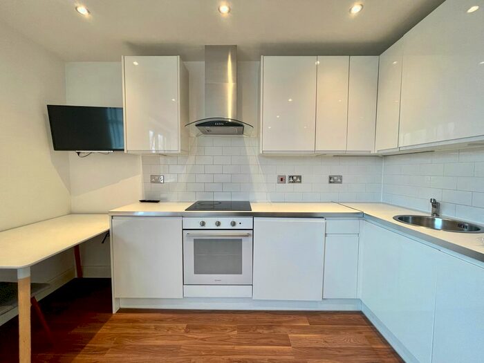 Studio To Rent In Central Business Centre, Great Central Way, London, NW10