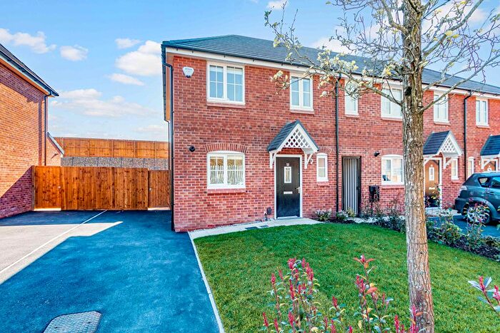 3 Bedroom House To Rent In Redstart Place, Worksop, S81