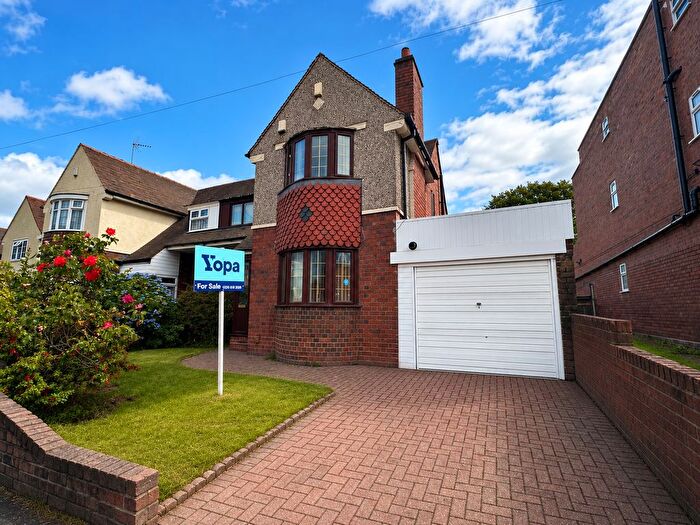 3 Bedroom Semi Detached House For Sale In Tudor Road, Wolverhampton, WV10