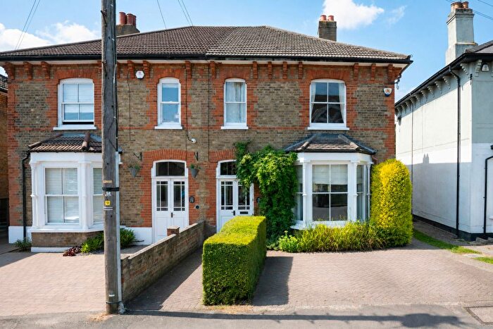 4 Bedroom Semi Detached House For Sale In Westbury Road, Brentwood, CM14