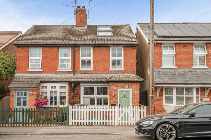 3 Bedroom Semi-Detached House For Sale In Victoria Road, Wargrave, Reading, RG10