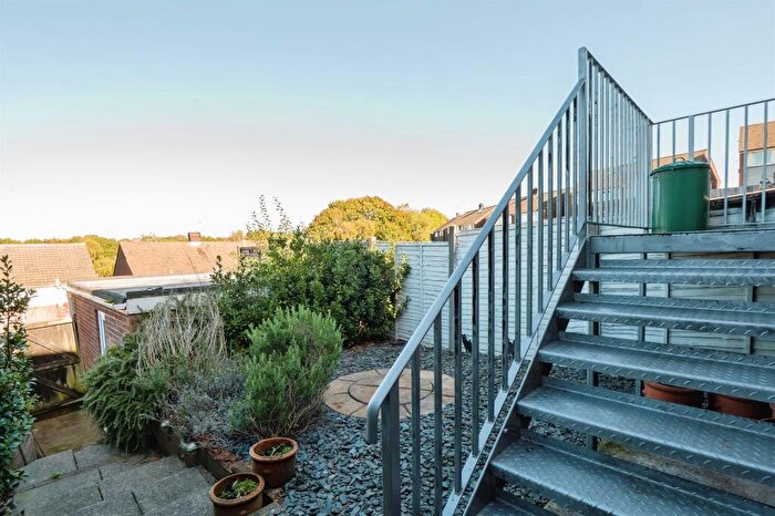 3 Bedroom End Of Terrace House For Sale In Butts Road, Southampton, SO19
