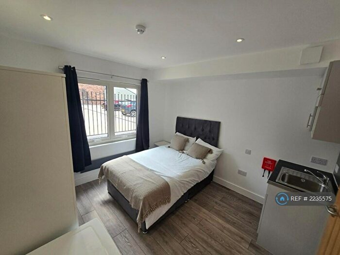 Studio To Rent In Upper Hillchurch Street, Stoke-On-Trent, ST1