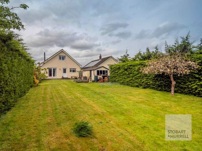 4 Bedroom Detached House For Sale In Lonsdale Road, Rackheath, Norfolk, NR13