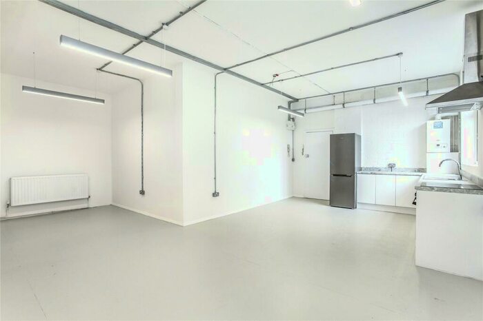 2 Bedroom Apartment To Rent In Arcola Street, London, E8