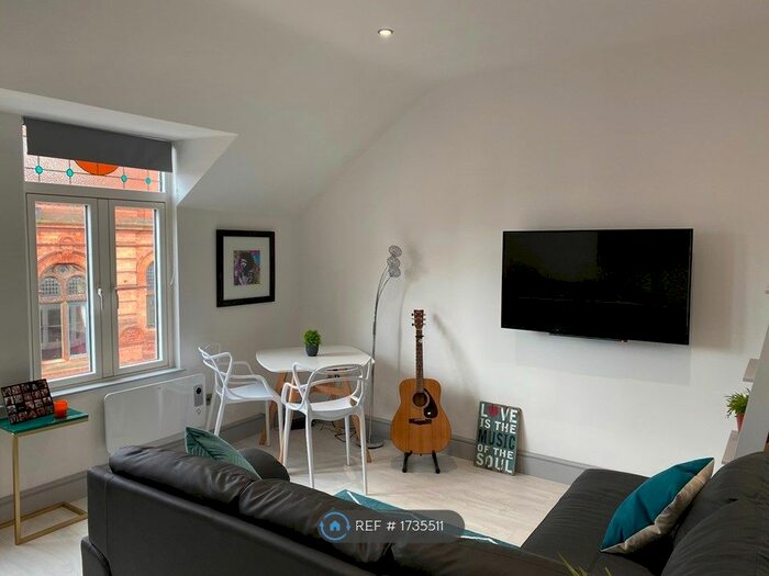 1 Bedroom Flat To Rent In Market Street, Stourbridge, DY8