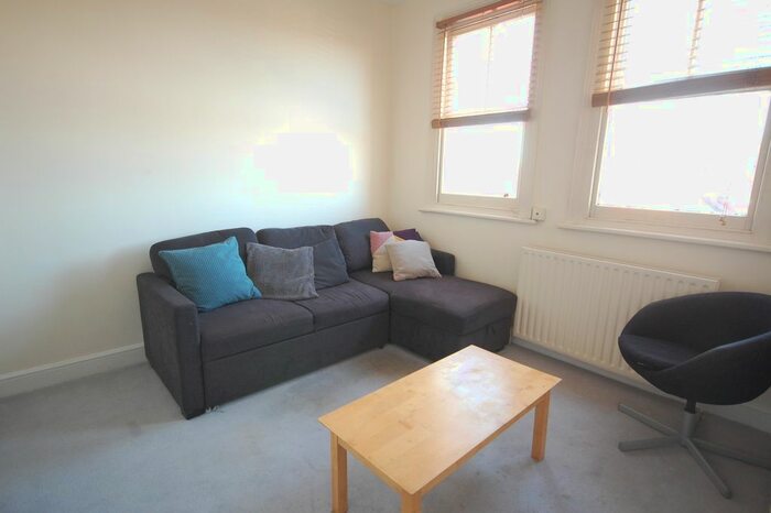 1 Bedroom Flat To Rent In Spencer Road, London, W4