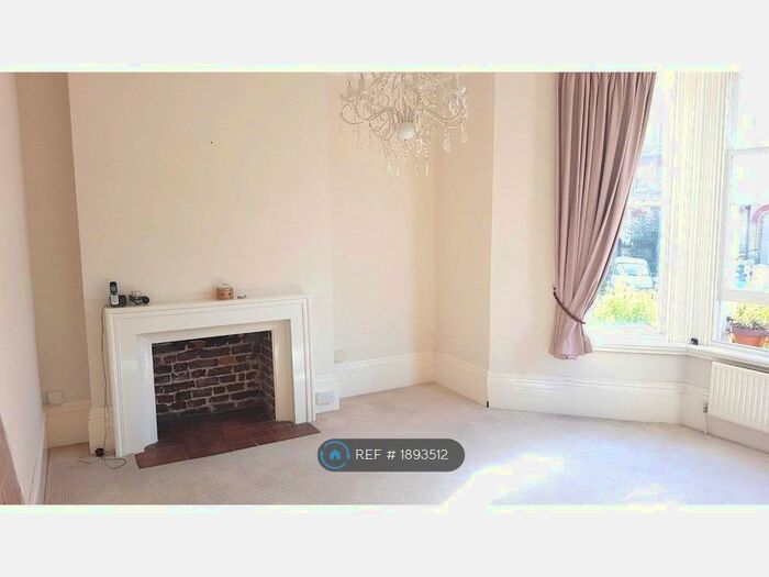 1 Bedroom Flat To Rent In Clarendon Villas, Hove, BN3