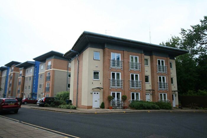 2 Bedroom Flat To Rent In Knightsbridge Court, Gosforth, Newcastle Upon Tyne, NE3