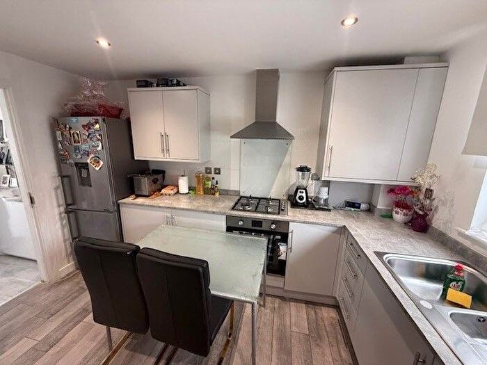 4 Bedroom Property To Rent In Colwyn Avenue, Peterborough, PE1