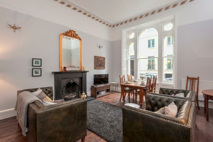 2 Bedroom Flat To Rent In Cornwall Street, Old Town, Edinburgh, EH1