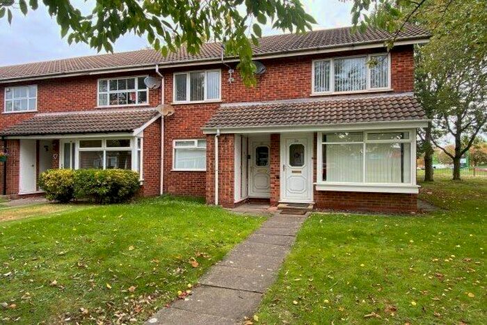 2 Bedroom Maisonette To Rent In Cheswood Drive, Sutton Coldfield, B76
