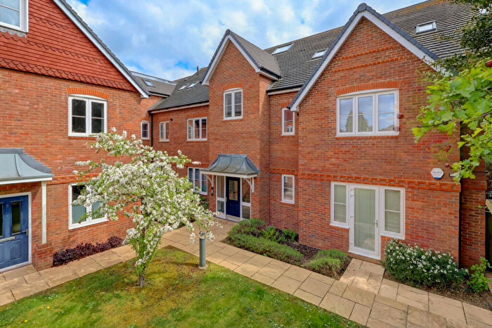 2 Bedroom Apartment For Sale In Amersham Road, Hazlemere, High Wycombe, Buckinghamshire, HP15