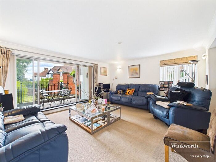 3 Bedroom Apartment For Sale In York House, Regency Crescent, Hendon, London, NW4