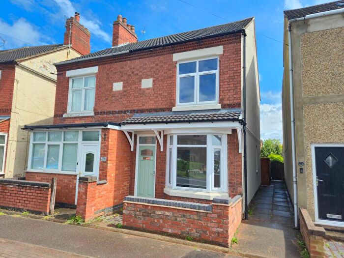 3 Bedroom Semi-Detached House For Sale In Melbourne Road, Ibstock, LE67