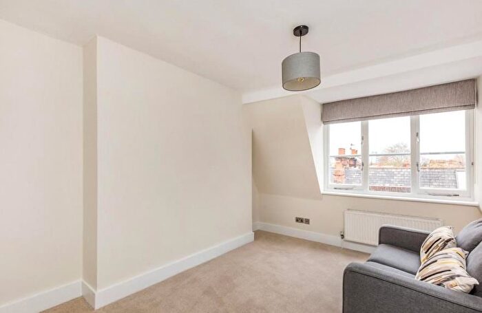1 Bedroom Flat To Rent In Kendal Street, Paddington, London, W2