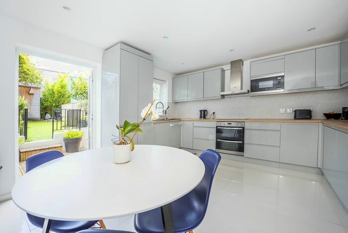 4 Bedroom Town House To Rent In Boyd Close, Kingston Upon Thames, KT2