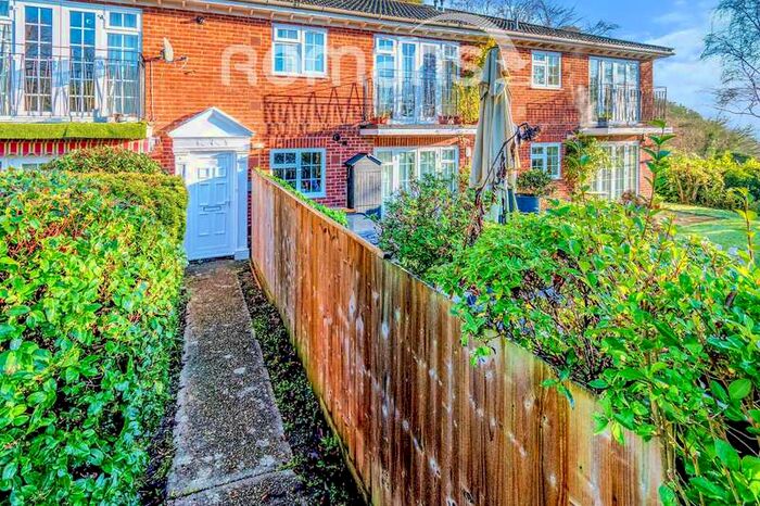 2 Bedroom Maisonette Flat To Rent In Dawn Gardens, Sleepers Hill, SO22