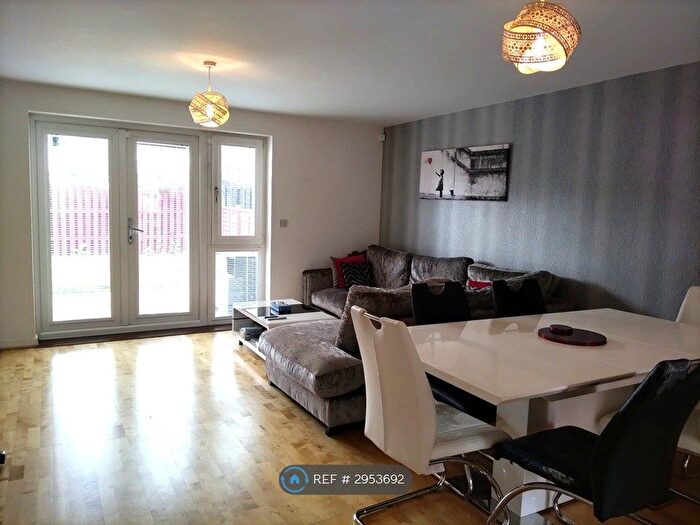 5 Bedroom Terraced House To Rent In Vimy Drive, Dartford, DA1