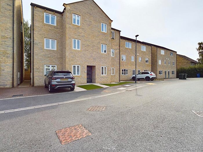 2 Bedroom Flat To Rent In Station View, Skipton, BD23