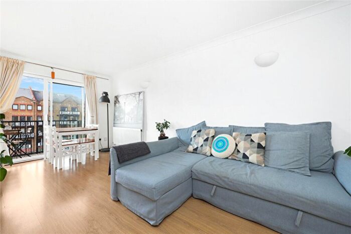 1 Bedroom Apartment For Sale In Lockview Court, E14
