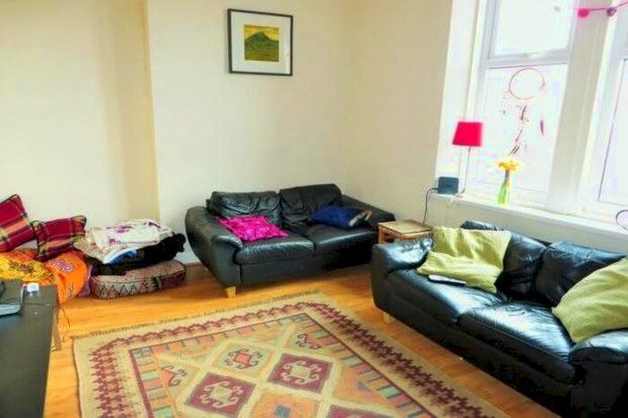 4 Bedroom Flat To Rent In Heaton Road, Newcastle Upon Tyne NE6