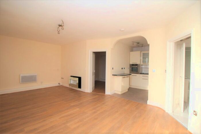 1 Bedroom Flat For Sale In High Street, Edgware, HA8