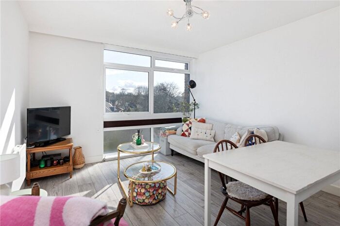 2 Bedroom Flat To Rent In Cheval Court, Upper Richmond Road, London, SW15