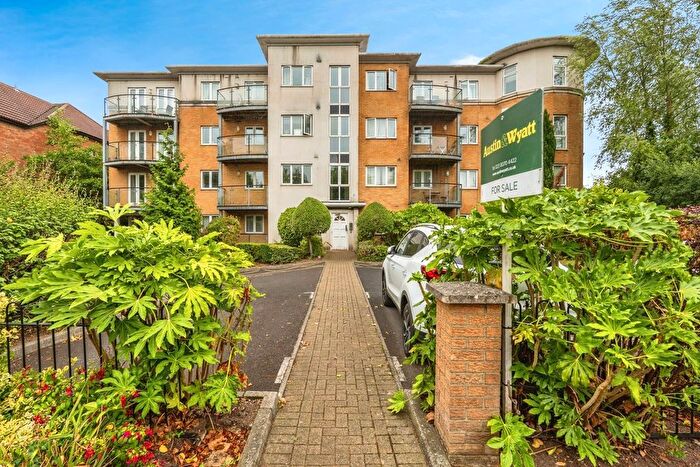 1 Bedroom Flat For Sale In Hill Lane, Southampton, Hampshire, SO15