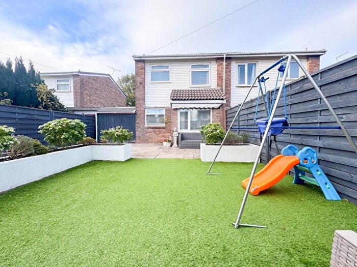 3 Bedroom Semi Detached House For Sale In Larch Way, Patchway, Bristol, BS34