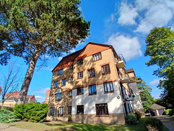 2 Bedroom Flat To Rent In St Annes Rise, Redhill, RH1